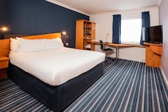Holiday Inn Express NORTHAMPTON - SOUTH, Northamptonshire