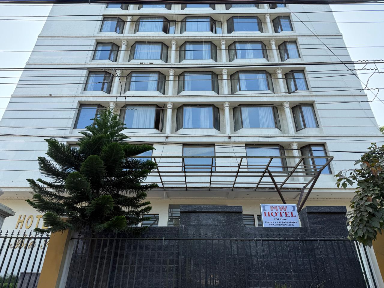 MW Hotel - Tap to explore photos