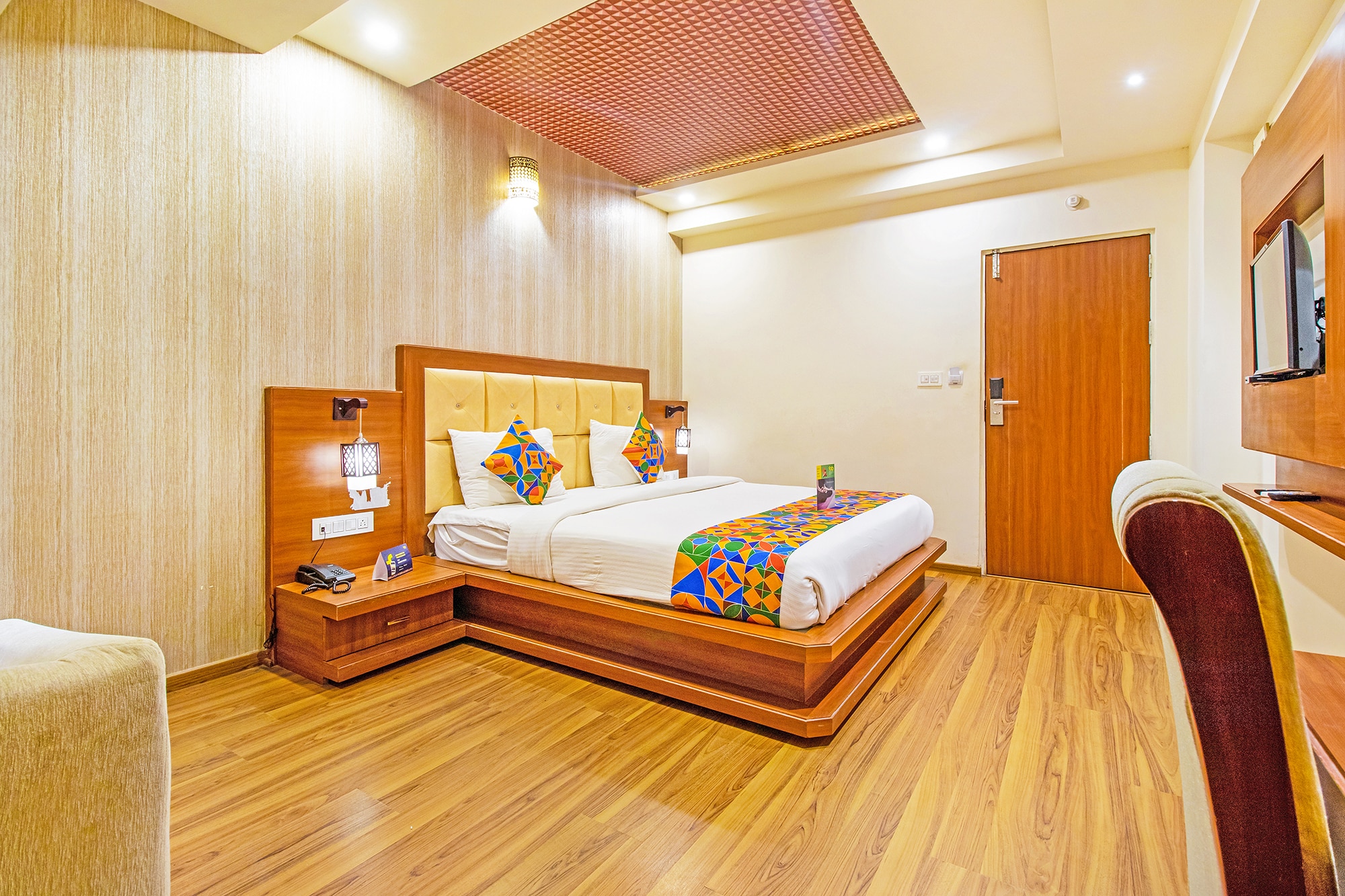 FabHotel Royal Stay I - Near Phoenix Mall, Mahadevapura - Tap to explore photos