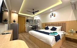 Aaj lux studio 101