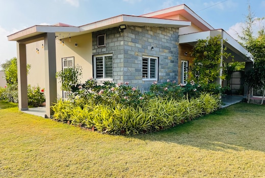 Oakwood Delight 2 BHK Pool Villa Udaipur