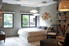 Collection O Jasaen Stylish Unique Hotel, 