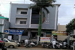 Hotel Mina Palace, Wardha