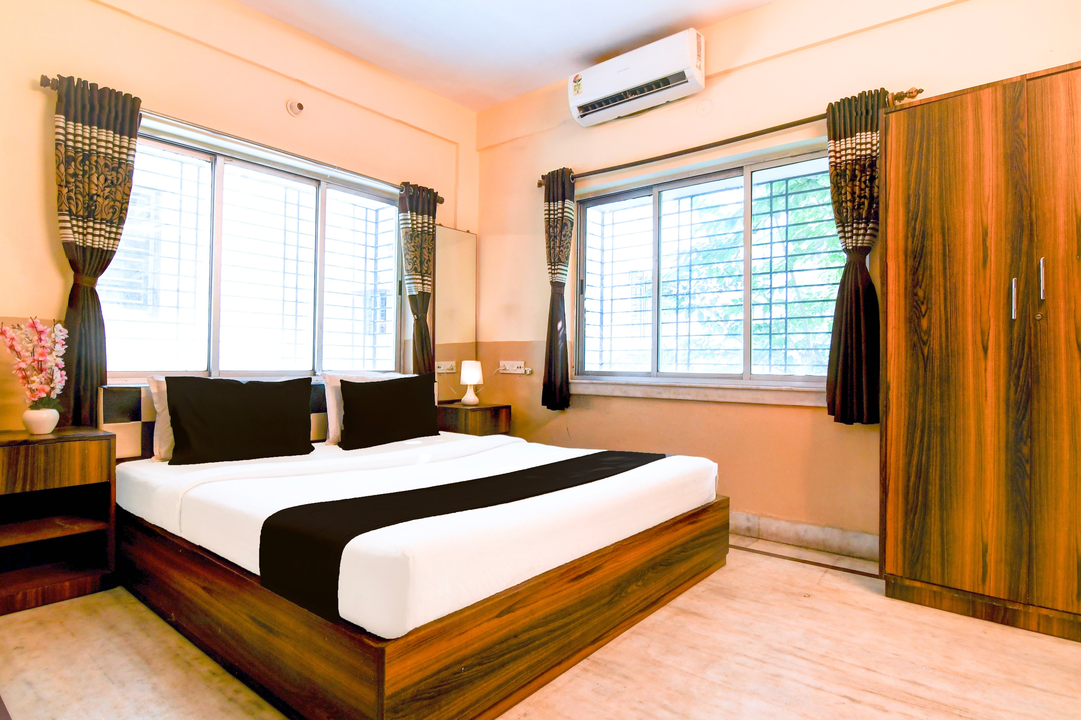 Super Hotel O Rajarhat Near NKDA Stadium Formerly Filoxenia - Tap to explore photos