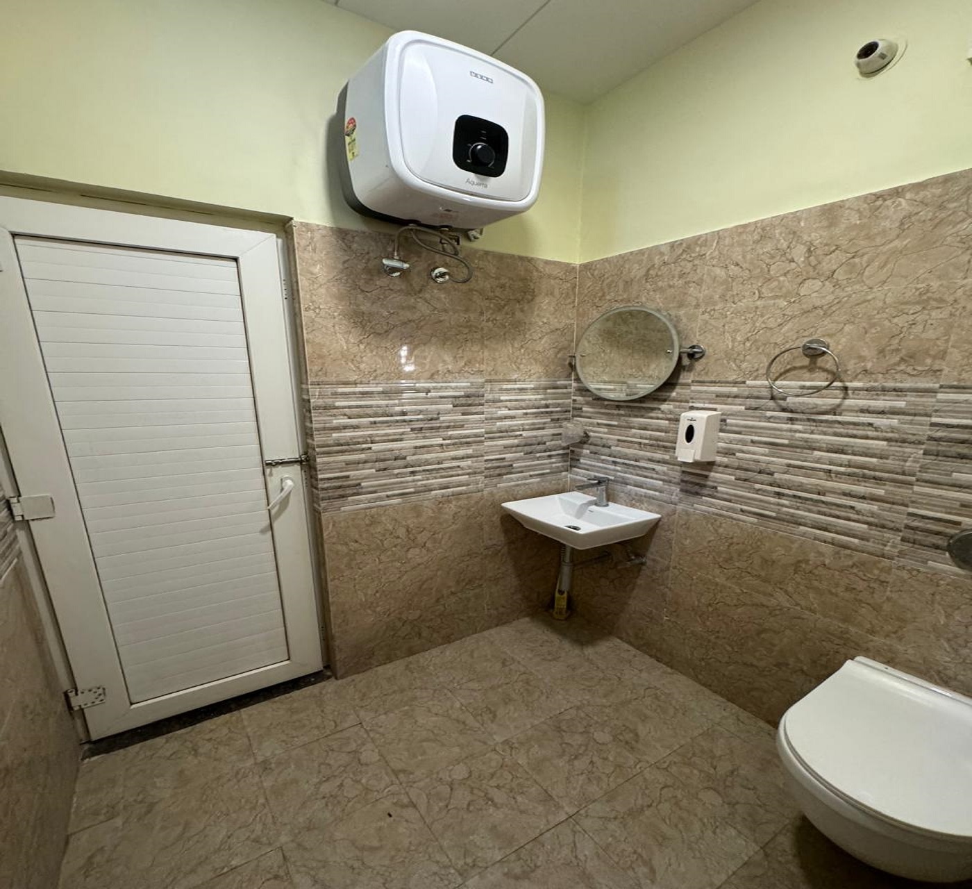 USHA GUEST HOUSE - Tap to explore photos