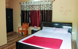 Triple Bed Room(Single person Not allowed)
