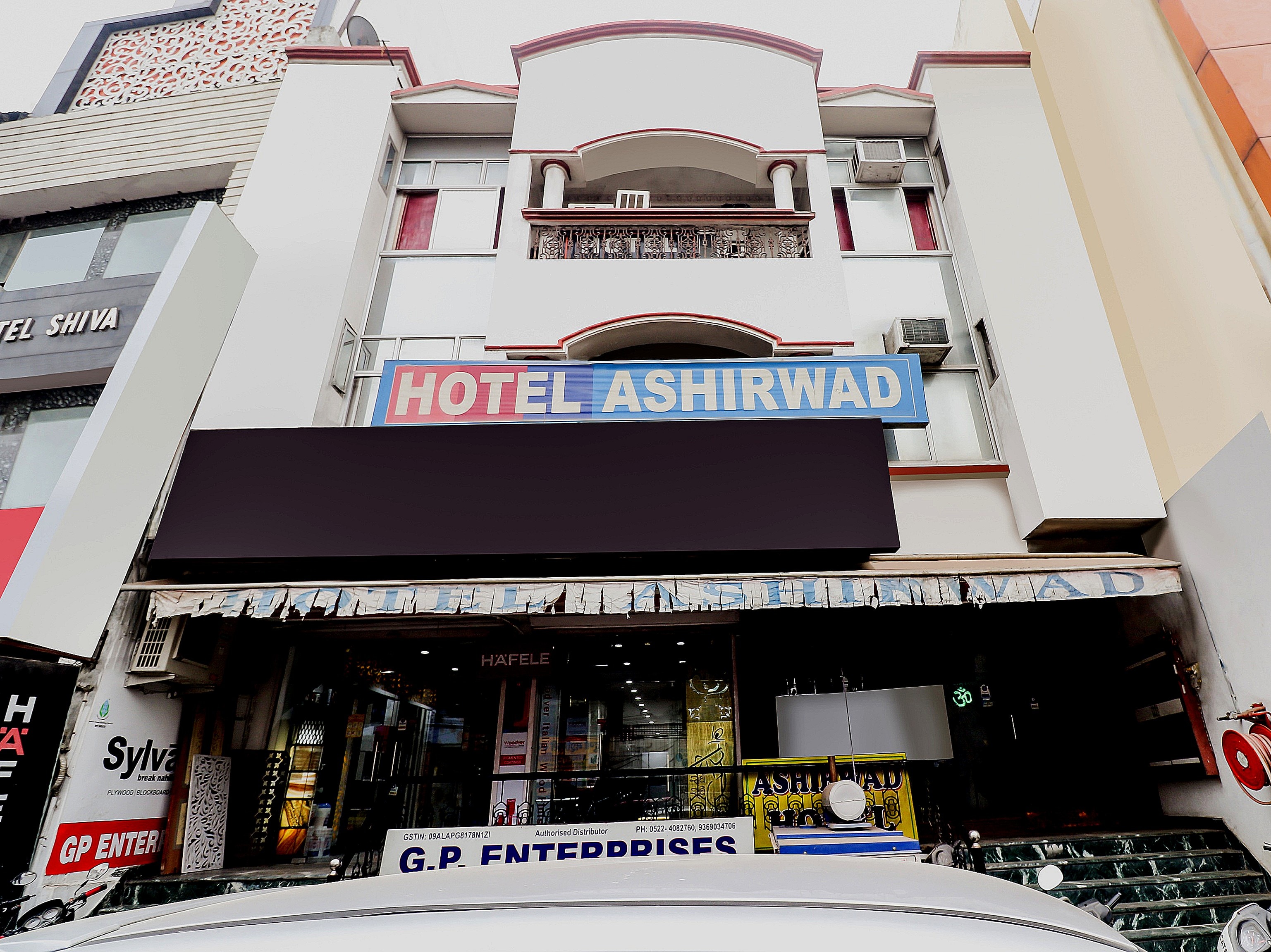 Hotel O Ashirwad - Tap to explore photos