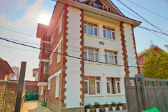 Uptown Abode, Srinagar