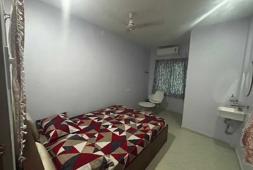 Hotel O DMR Lodge & Restaurant Bahadalpur Railway Station