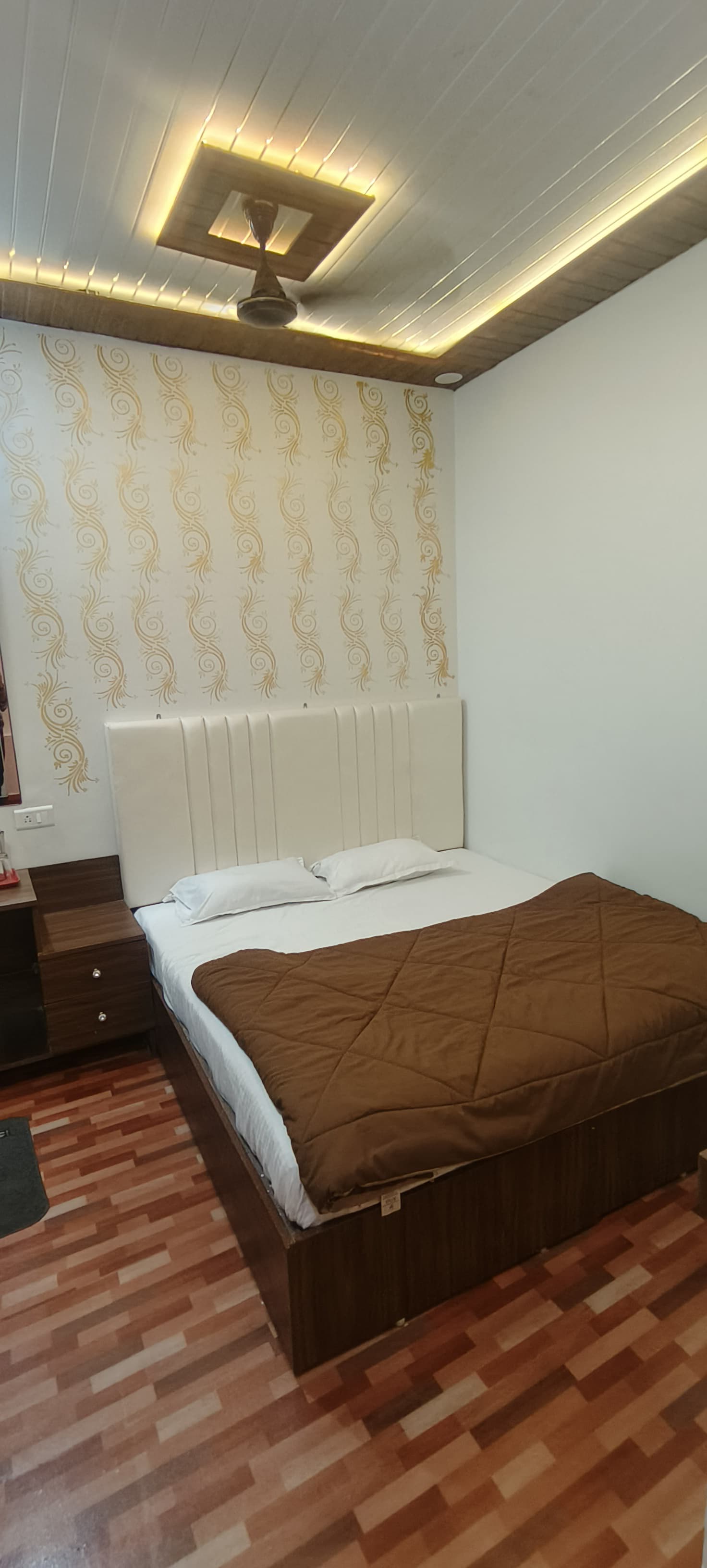 Maa Ganga Guest House - Tap to explore photos