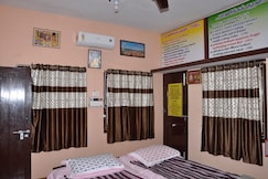 Senthil Akam Homestay | Rooms & Kitchen, Auroville