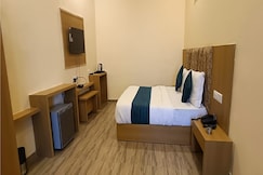 Hotel Fun Park Sanand, Sanand