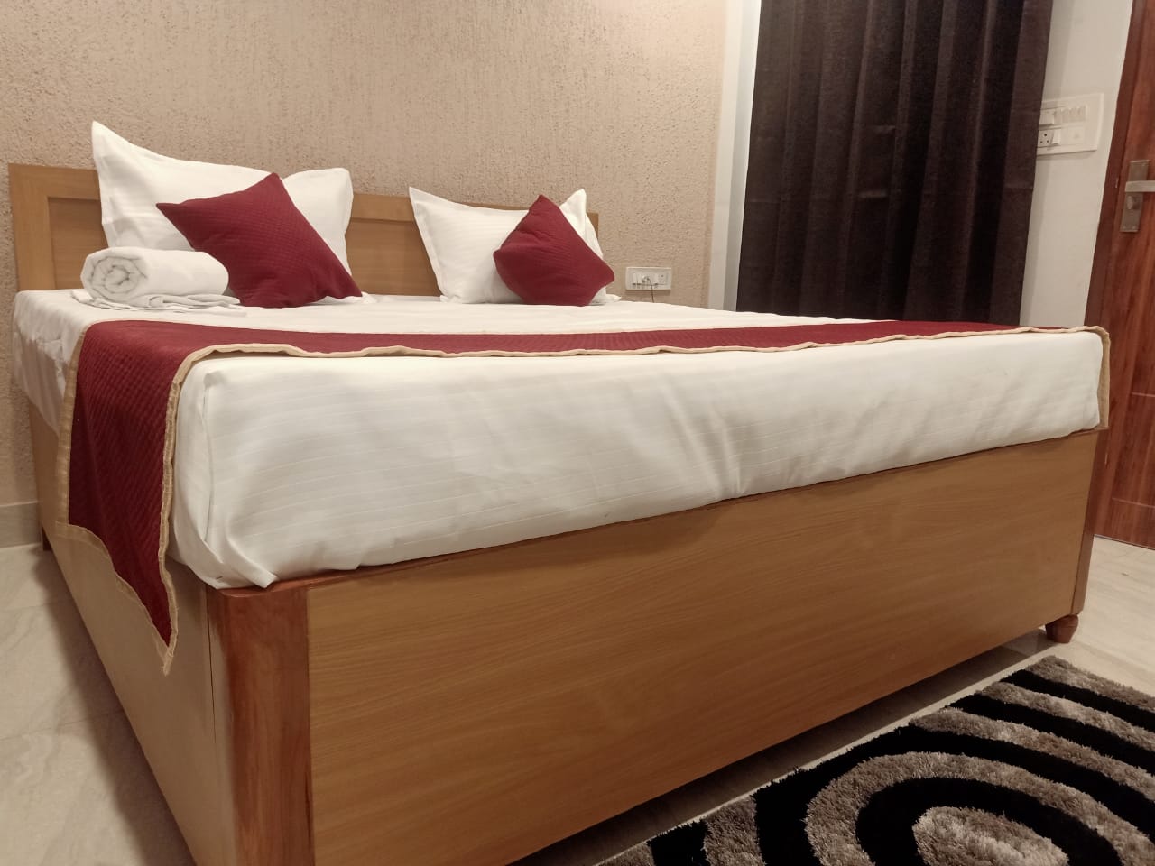 Hotel Buransh Inn - Tap to explore photos