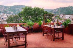 COZY DEN., Jaipur