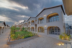 Villa Euphoria Resort at Statue of Unity, Tilakwada