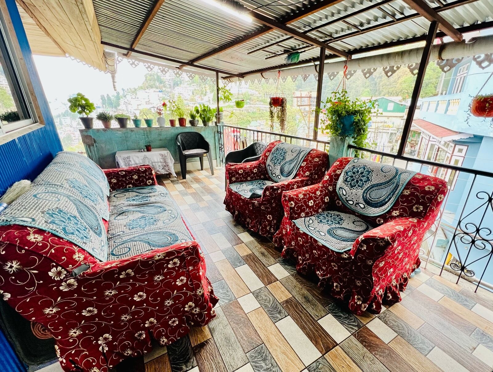 Darjeeling Homes - The Glory - Tap to explore photos