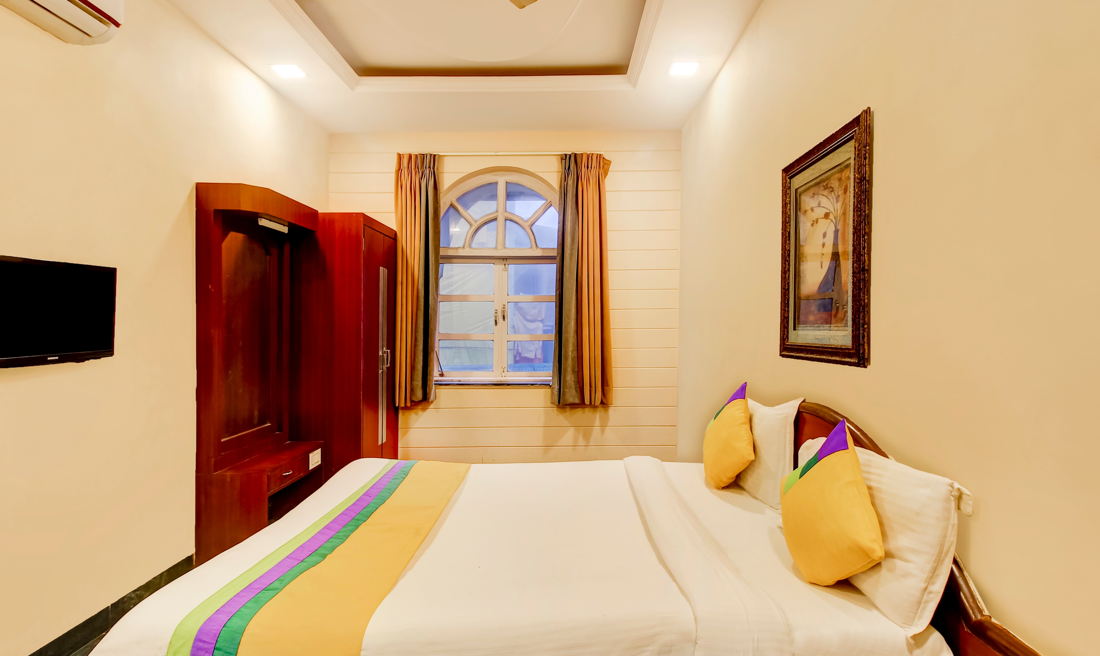 Itsy Hotels The New Hill Retreat, Near Mahabaleshwar State Transport Bus Station - Tap to explore photos
