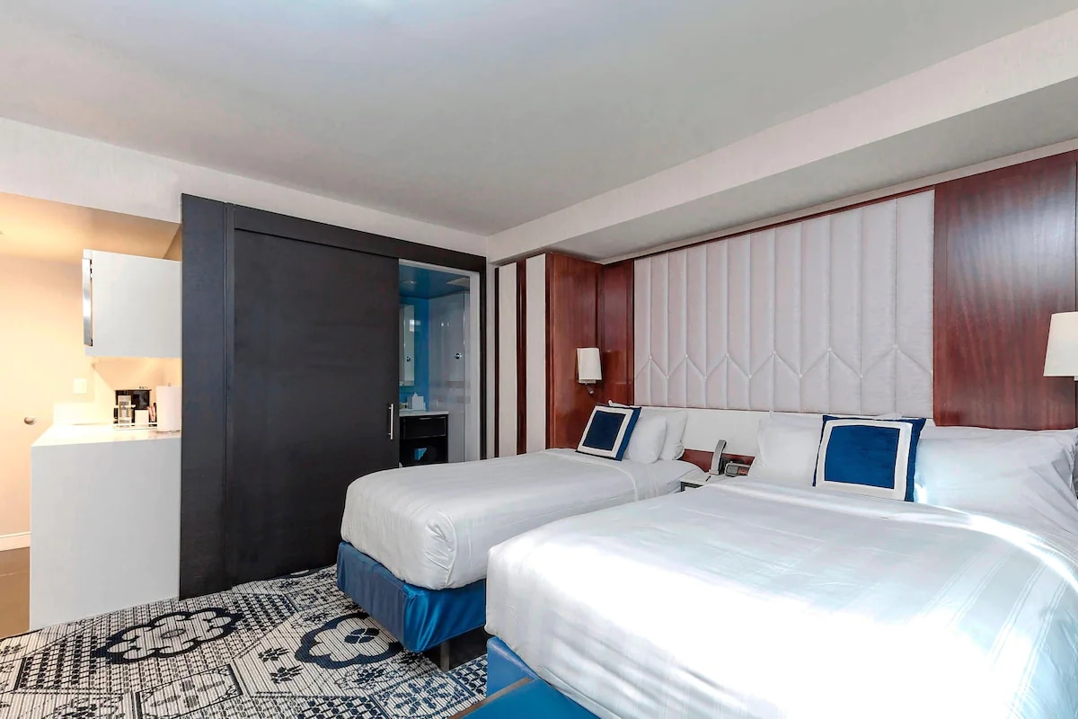 Residence Inn New York Manhattan/Central Park by Marriott - Tap to explore photos