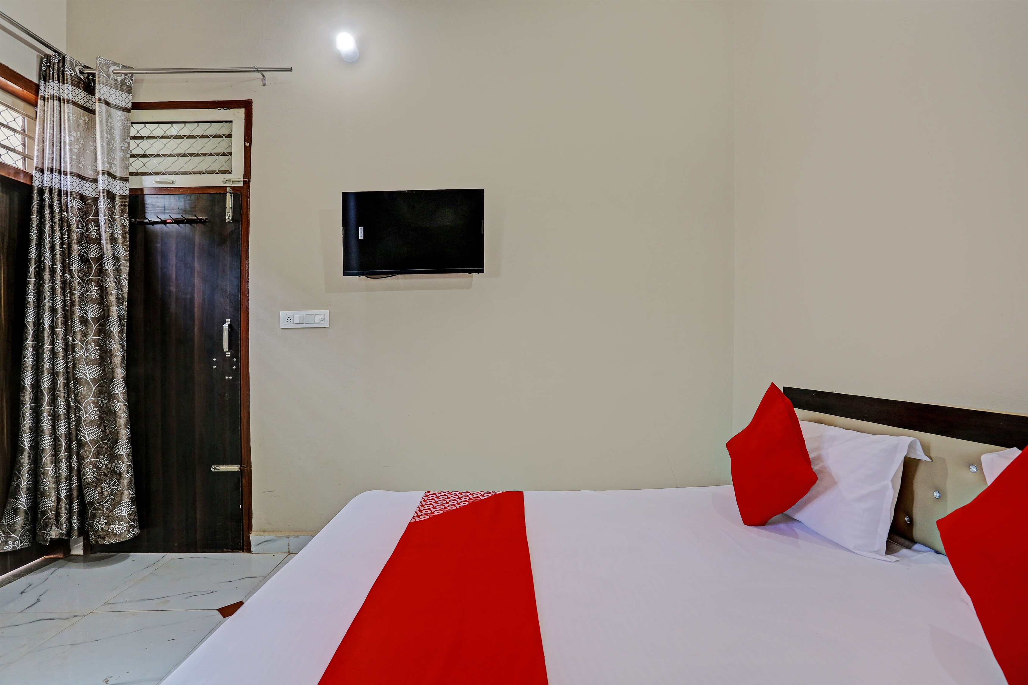 Hotel O Peeush Rao hotel and meeting hall - Tap to explore photos