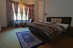 Hotel Rajkamal, Barot