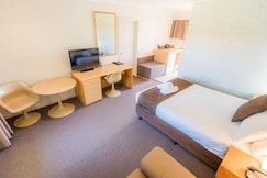 SureStay Collection by Best Western Hospitality Carnarvon, Northampton