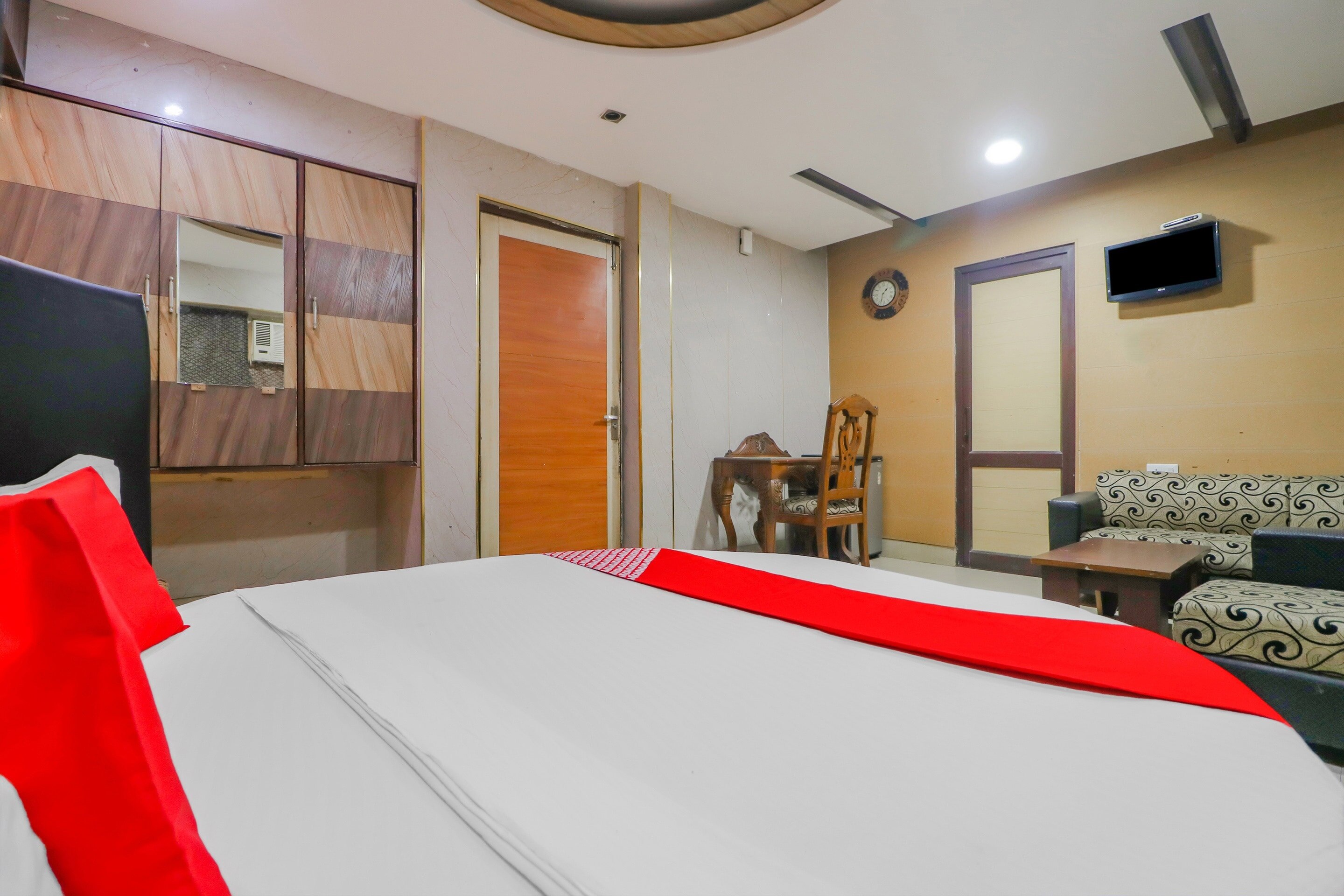 Hotel O Shiv Pukhraj - Tap to explore photos