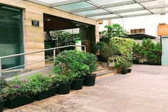 Hotel Quality Inn Mint, Pune