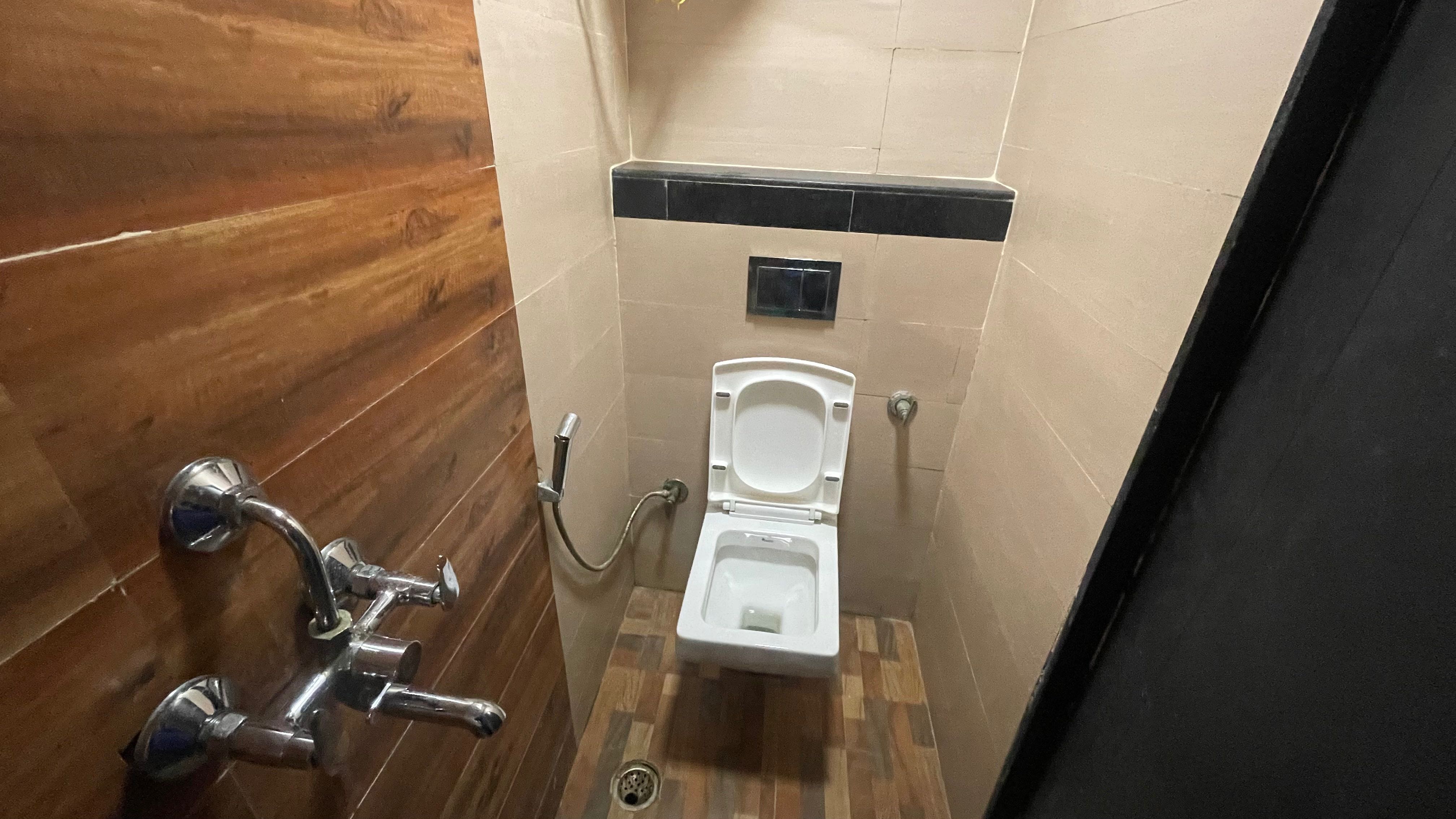 Hotel O Radhika Guest House - Tap to explore photos