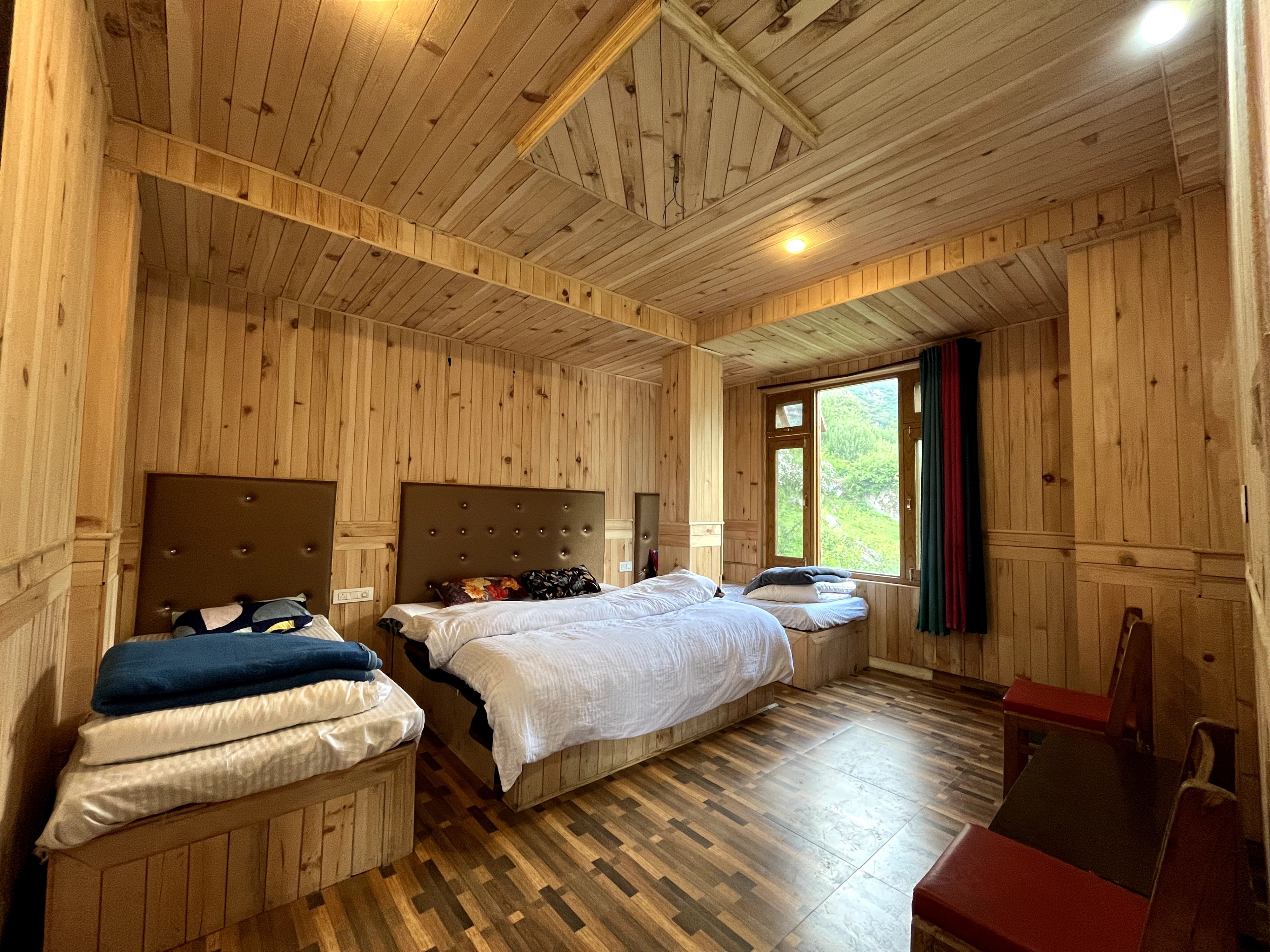 Hotel Blue Diamond Tosh (25kms from kasol) - Tap to explore photos