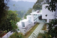 The Drizzle Stays Munnar, Munnar