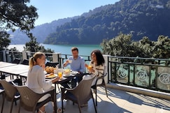 Hotel Shivraj (Lake view rooms on Mall Road), Nainital