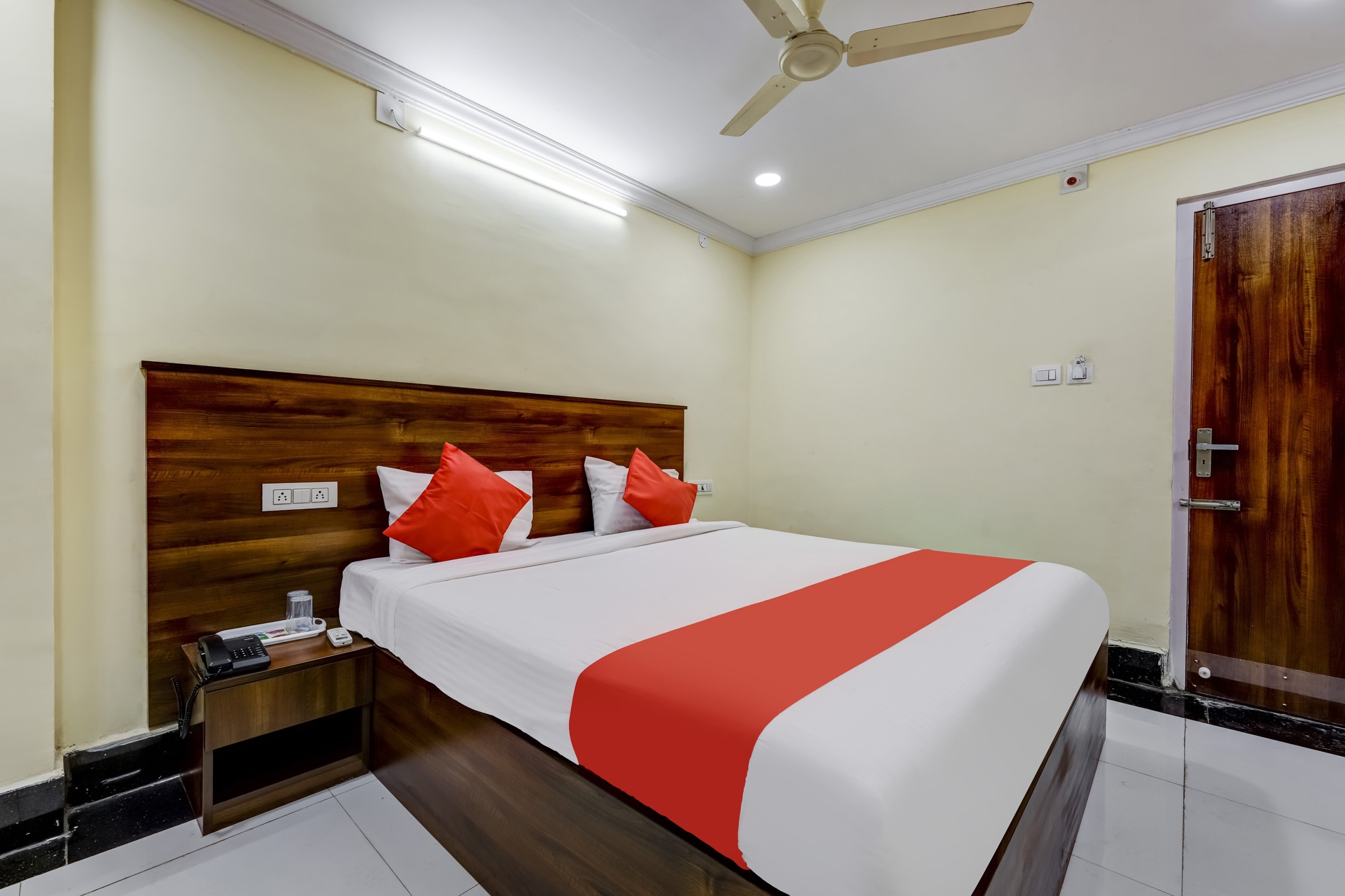 Collection O Srinivasa Residency - Tap to explore photos