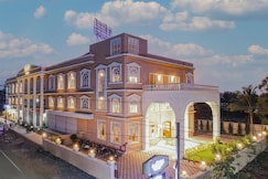 Hotel Utsav Square, Latur