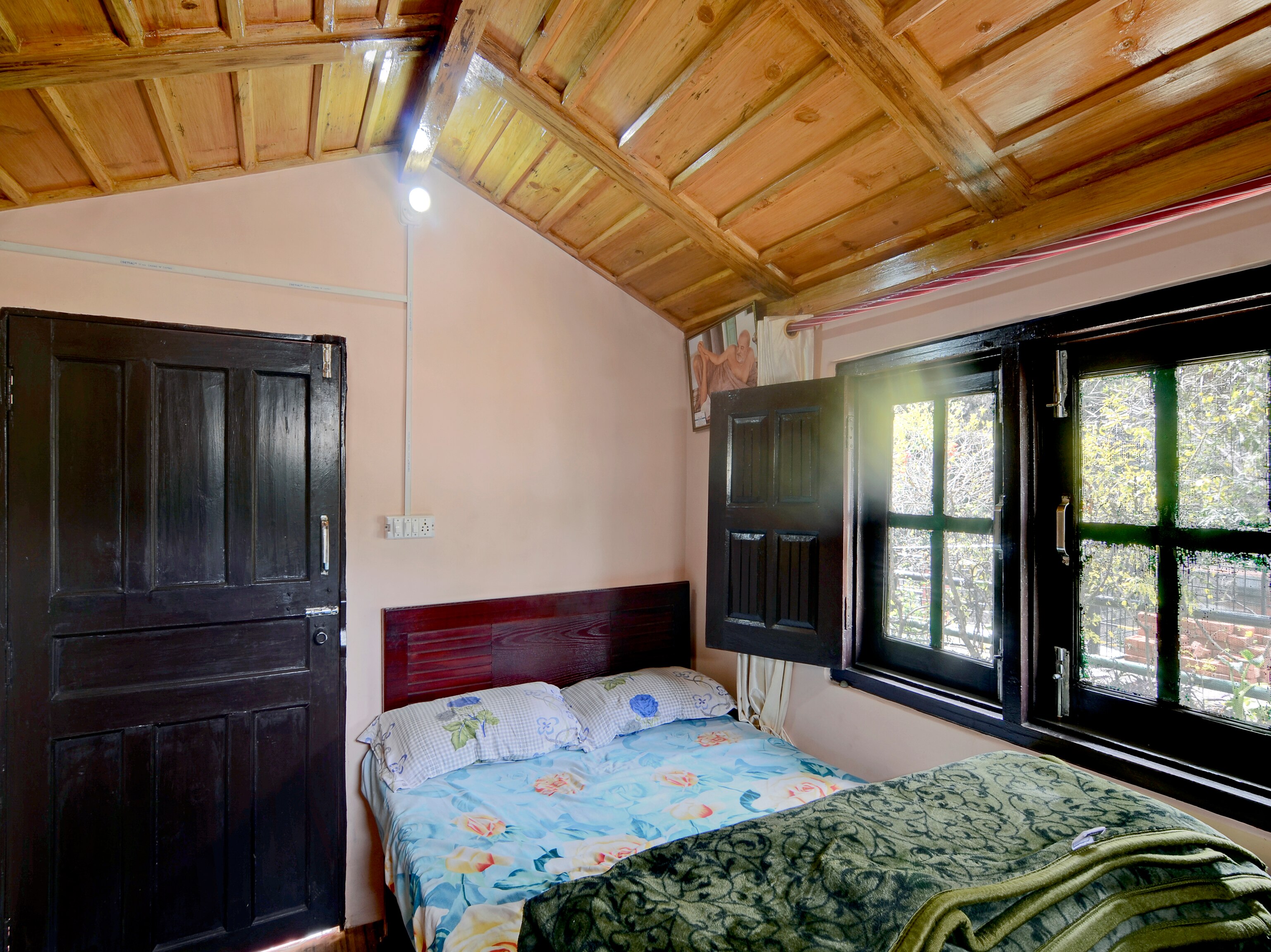 neem karoli baba- sampurnanand homestay - Tap to explore photos