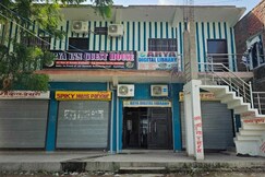 SPOT ON Arya Guest House, Ayodhya