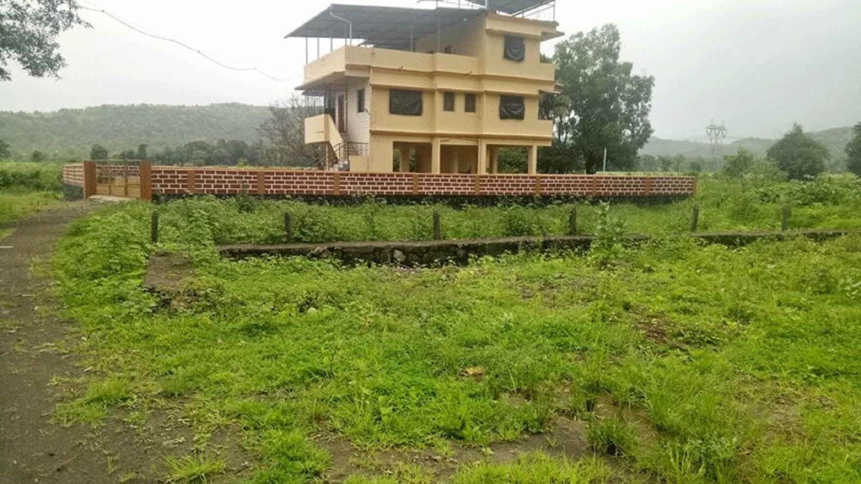 Shri Laxmi Guest House - Tap to explore photos
