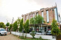 Hotel Khandelwal, Gangapur City