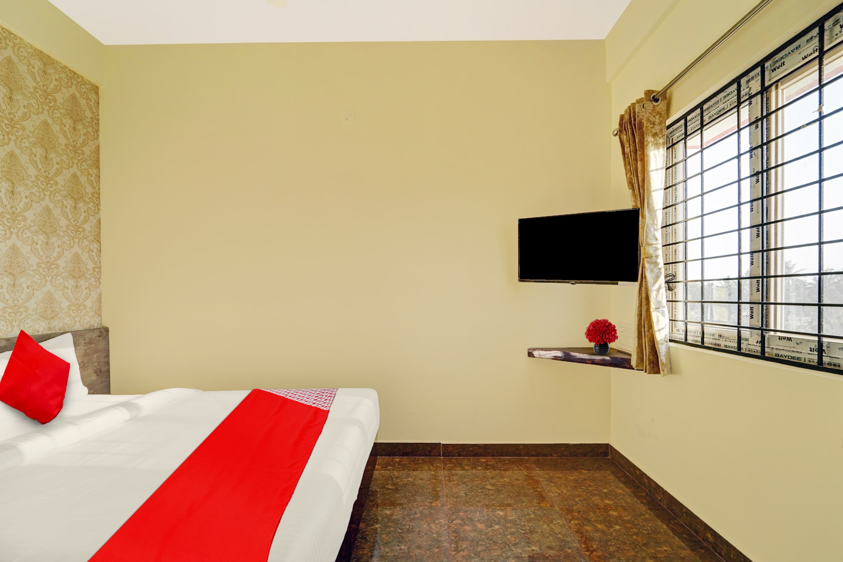 Hotel O Mathrushree Lodge - Tap to explore photos