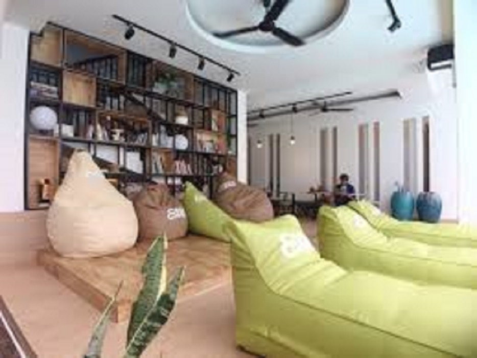 West Point Backpackers Hostel - Tap to explore photos