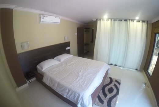 ENIYI Cozy Backyard cottage in saligao