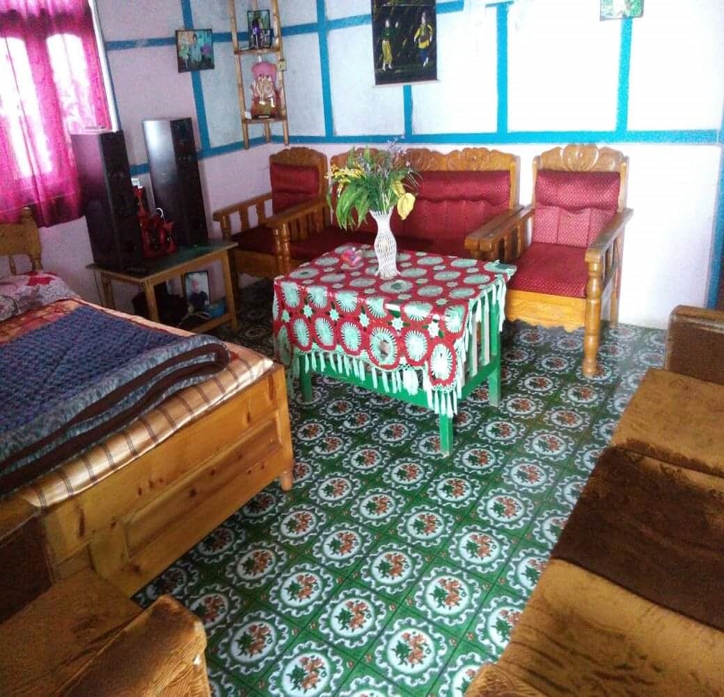 Tashi Homestay - Tap to explore photos