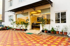 GOLDEN PARRK, Viluppuram