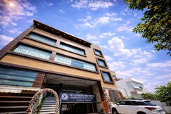 Hotel Citrus, Lucknow