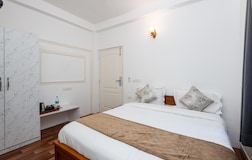 Deluxe Room with Common Balcony 