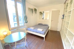 Charming street room in Antwerp, Antwerp