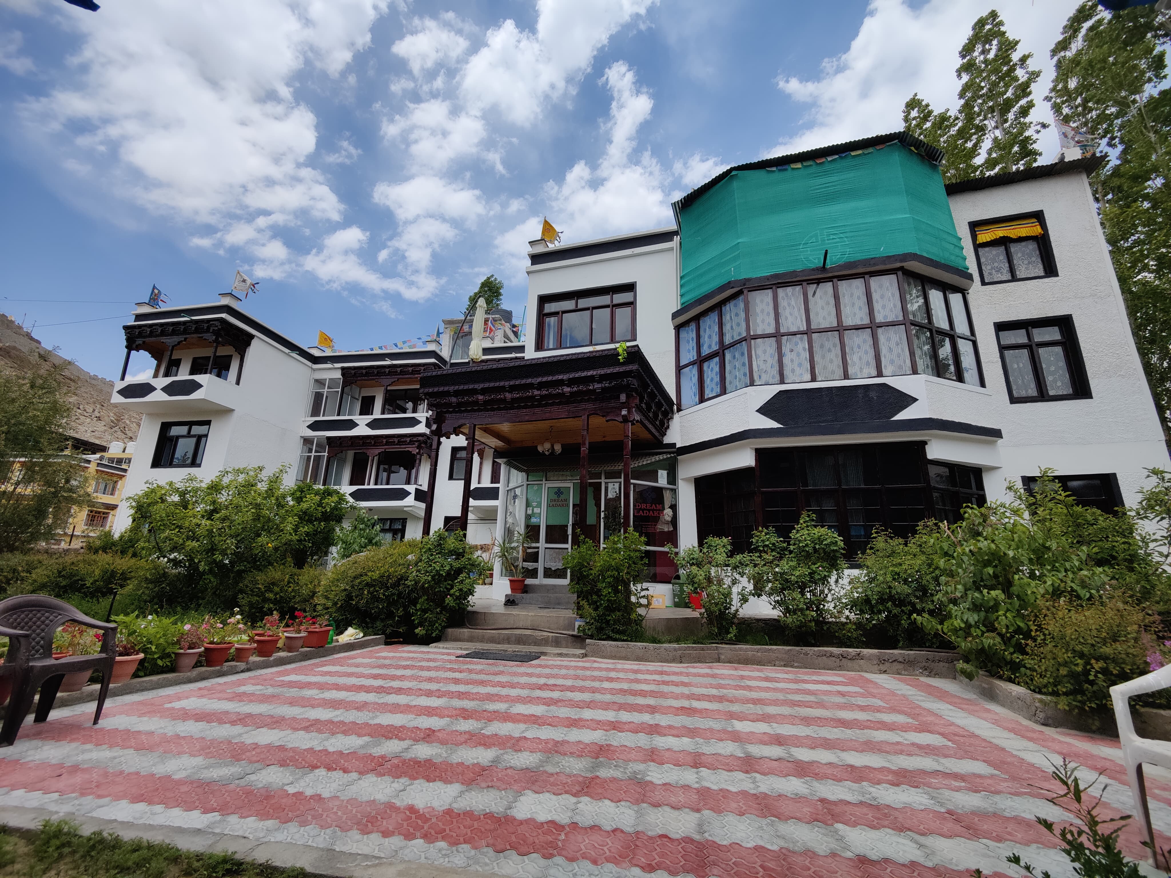 Dream Ladakh - Tap to explore photos