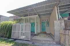 OYO 92825 Kamar Lombok, Bali