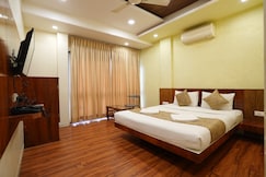 Hotel Madhuri Executive( 3 Minutes Walk to Mahalaxmi Temple ), Kolhapur