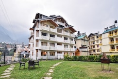 Hotel Snow White Regency, Manali