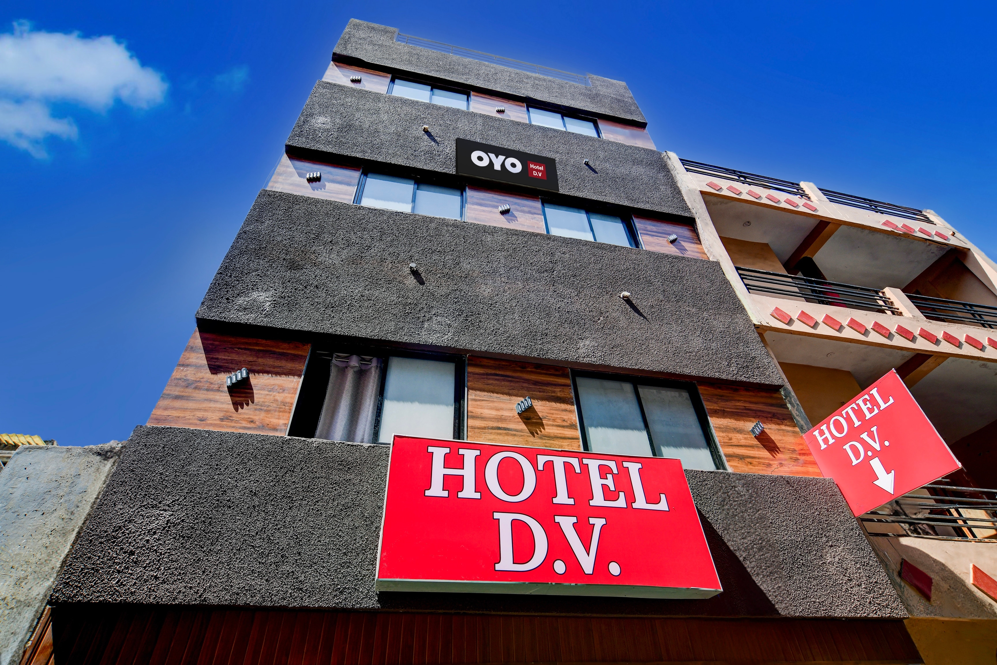 Hotel O D.V Near Medanta Hospital Indore - Tap to explore photos